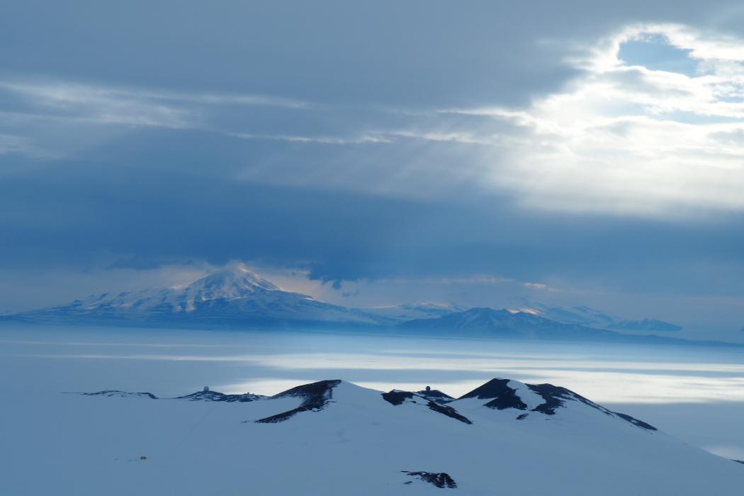 View-from-Castle-Rock-Ross-Island-across-to-the-Transantarctic-Mountains