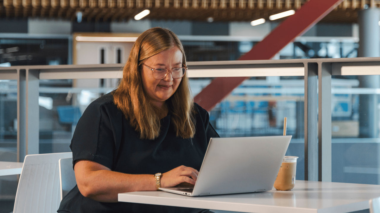 Learner attending their postgraduate communication course at UC Online.