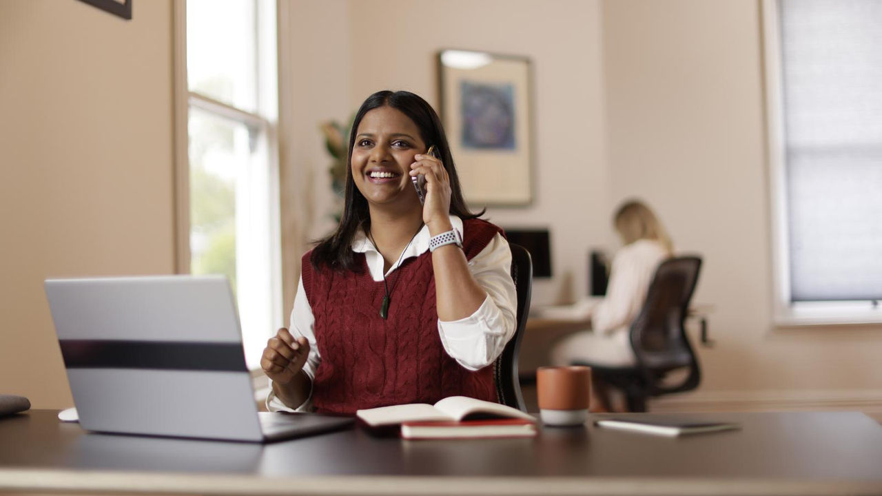 UC Online learner applying for an online University of Canterbury scholarship.