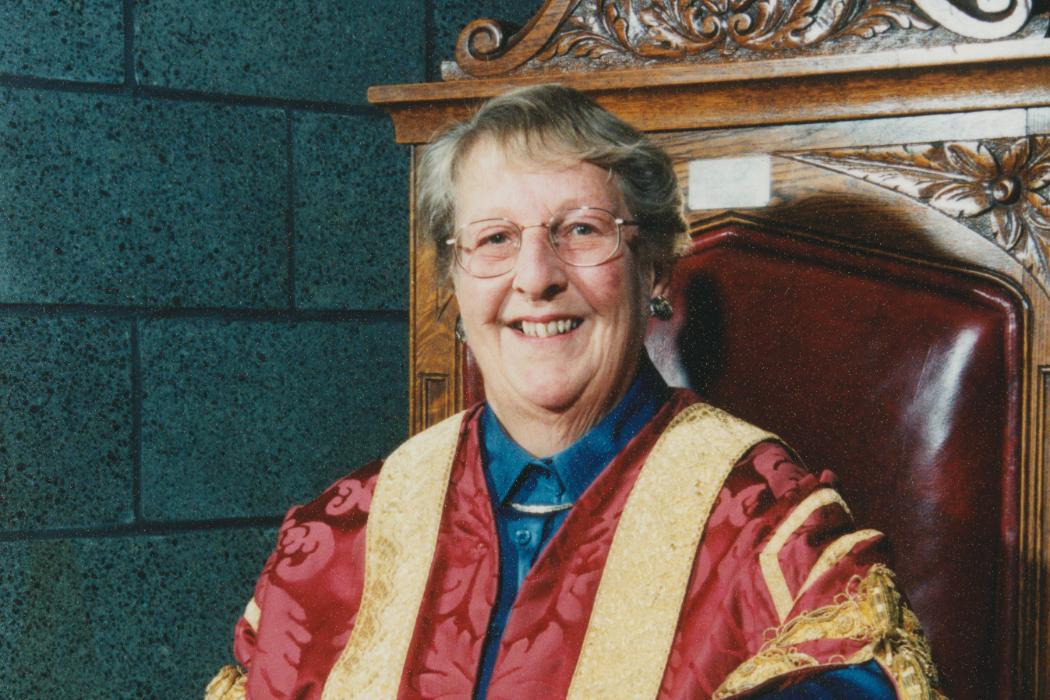 Hon doc - Phyllis Guthardt