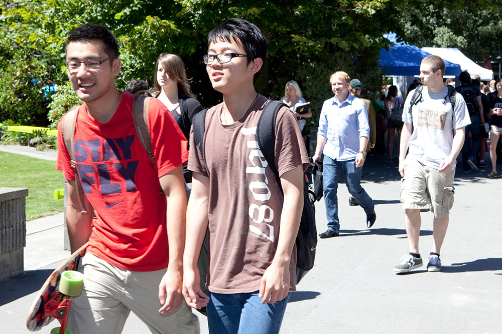 students-orientation-week-skateboard